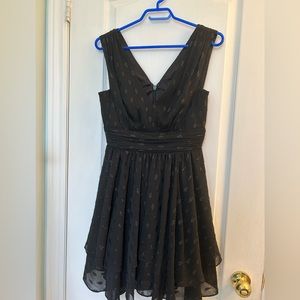 Cute black Ever New Melbourne v-neck dress